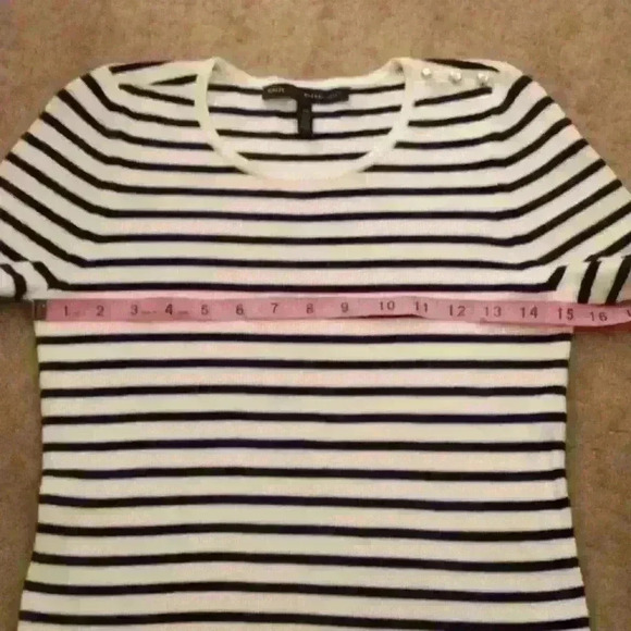 WHITE HOUSE BLACK MARKET BLACK/WHITE STRIPED BELL SLEEVE SWEATER SIZE XS - Picture 8 of 11